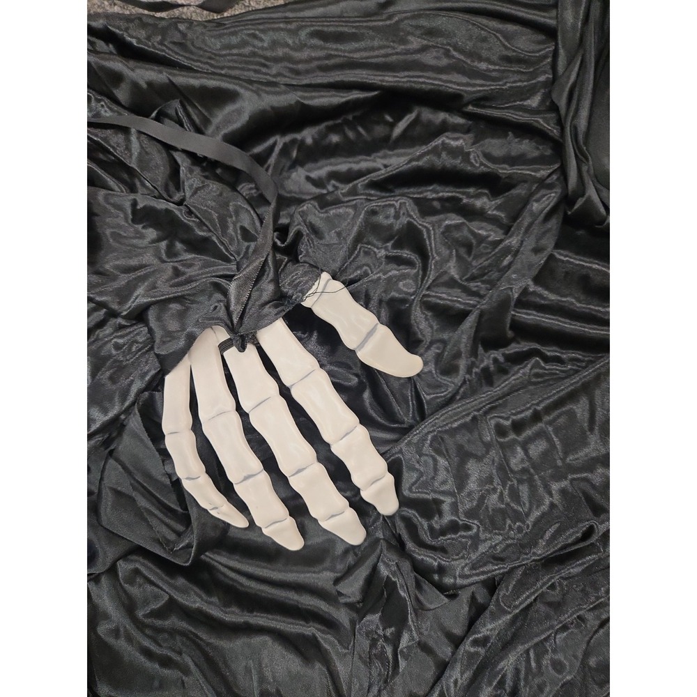 Hyde & Eek Flowing Hanging X-Large Ghoul 15' 8" Halloween Drape Decor - Picture 4 of 5